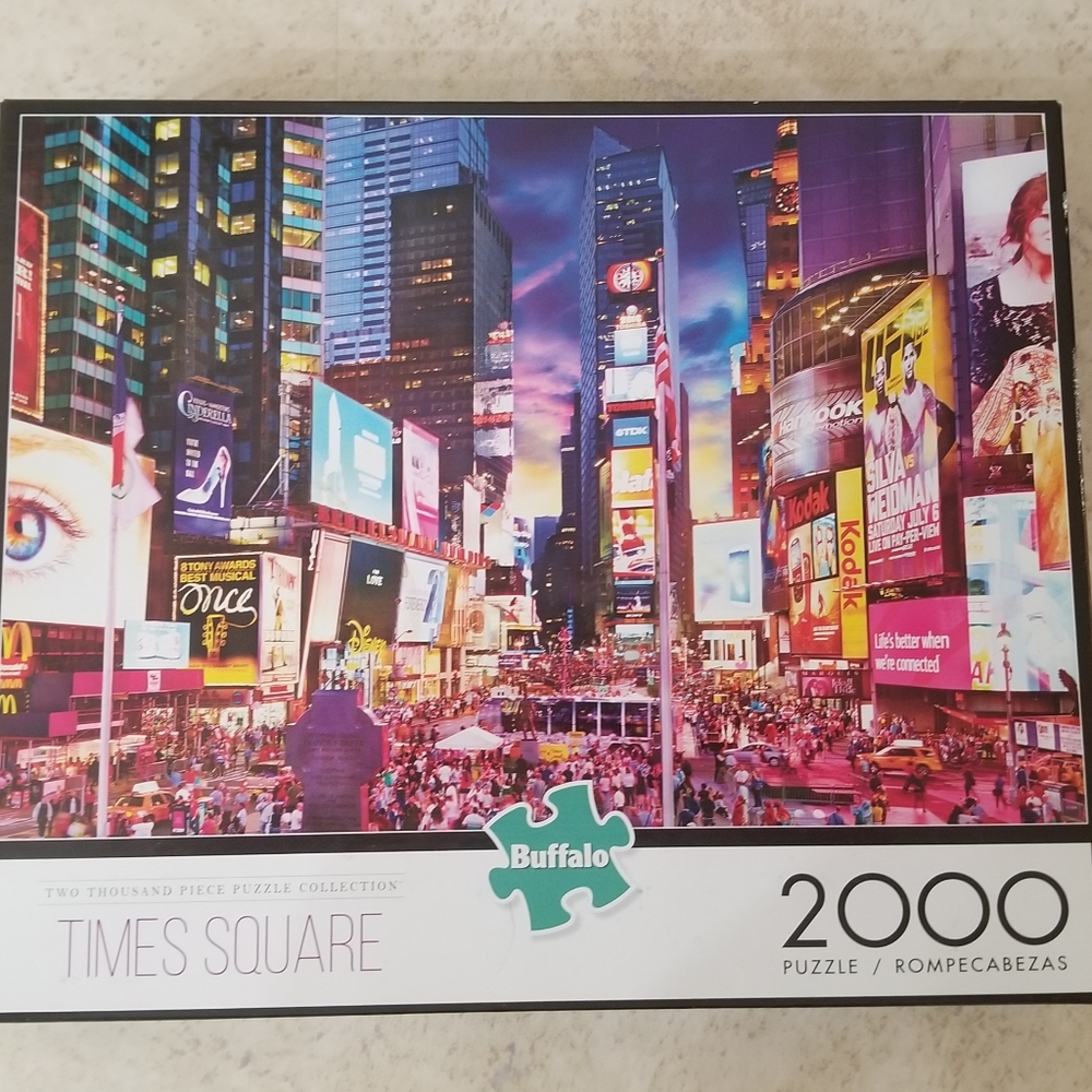 Buffalo Times Square 2000 piece puzzle